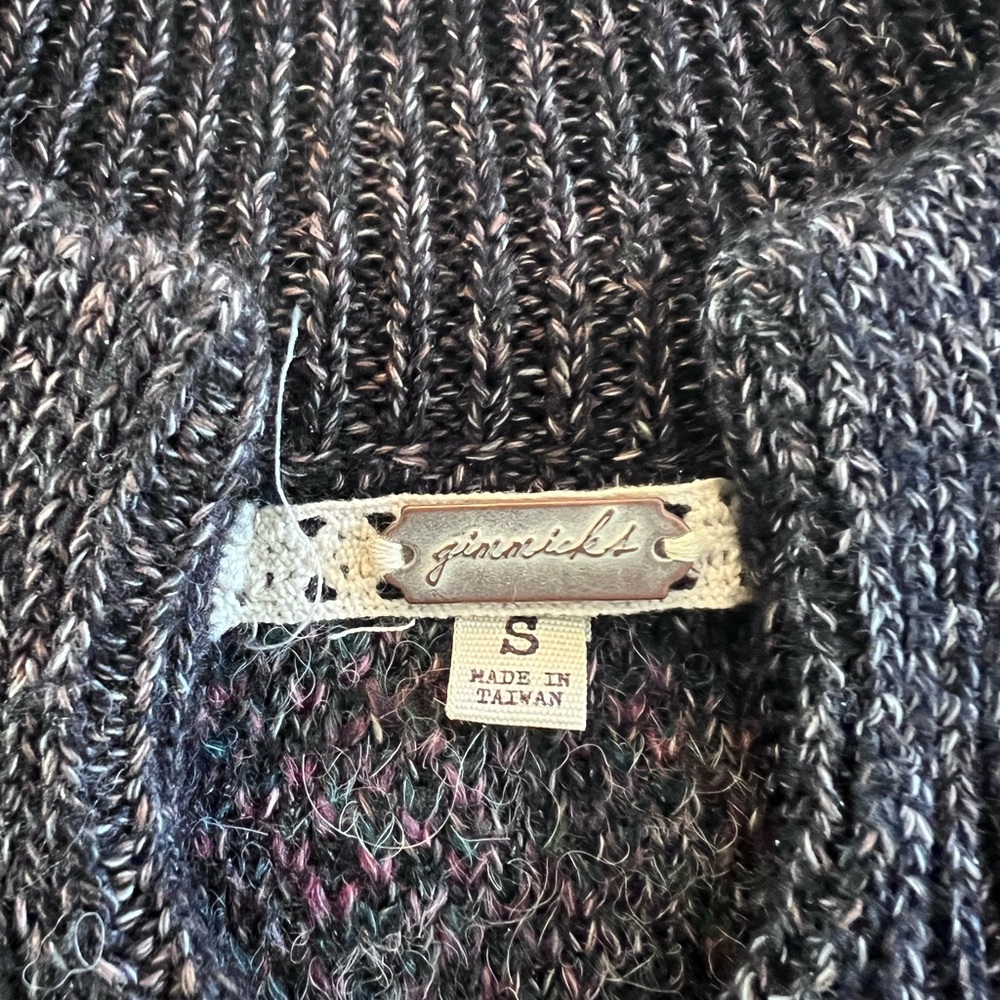Gimmicks Women’s Sweater - Picture 5 of 14